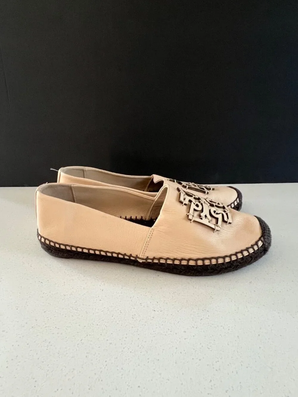 TORY BURCH BEIGE LEATHER ESPADRILLES FLATS SIZE 7.5